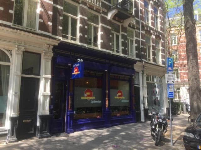 Coffeeshop bike tour amsterdam - coffeeshop Ballonetje